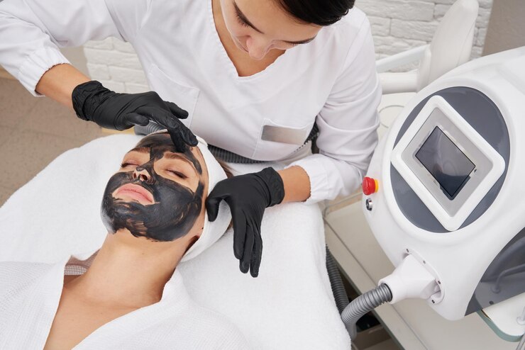 Hollywood Peel / Carbon Peel